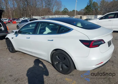 2020 Tesla Model 3 Standard Range Plus Rear-Wheel Drive/Standard Range Rear-Wheel Drive z USA, uszkodzony, nr VIN 5YJ3E1EA0LF797880